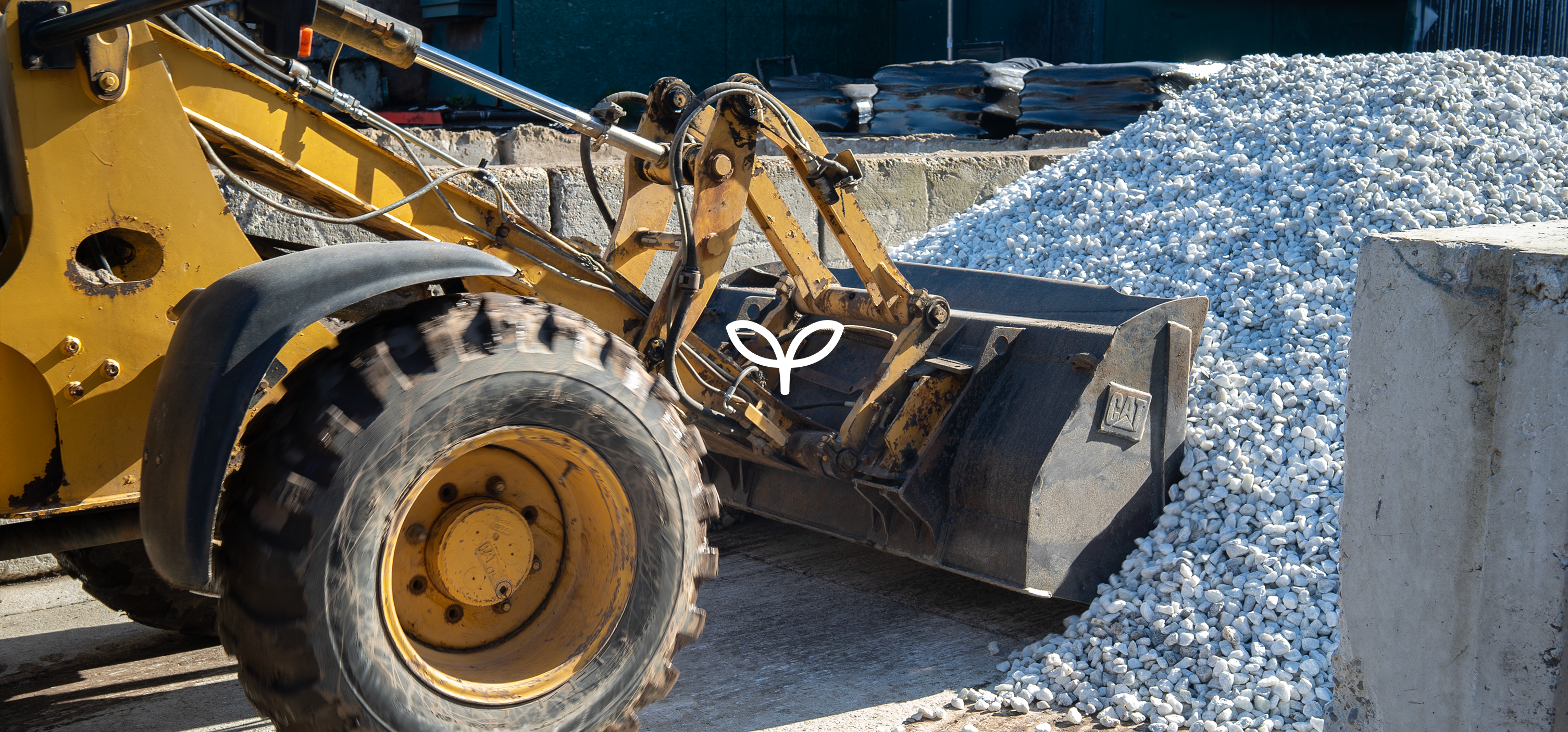 Canadian soil, mulch, stone and organic earth